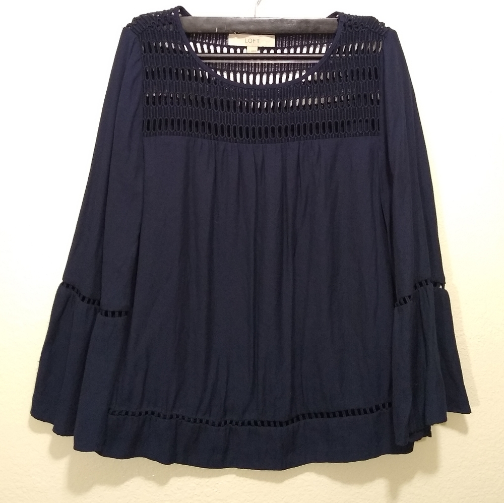 Loft top bell sleeves small